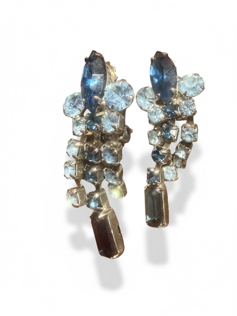 1950’s Unsigned Weiss Pat. Pending Blue Rhinestone Dangle Clip On Earrings